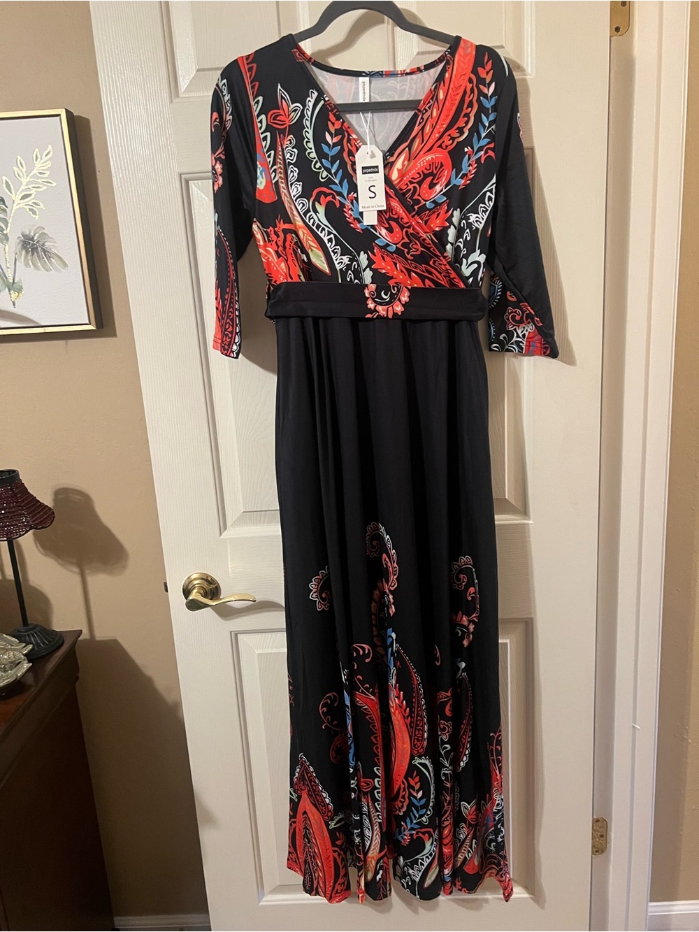 NWT ποΈ3 for $25ποΈWomenβs Black Multi Color Paisley Print Maxi Dress Size Small